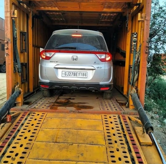 packer and mover